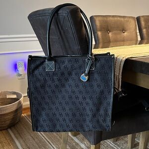 Beautiful Black Dooney Bourke Tote Bag